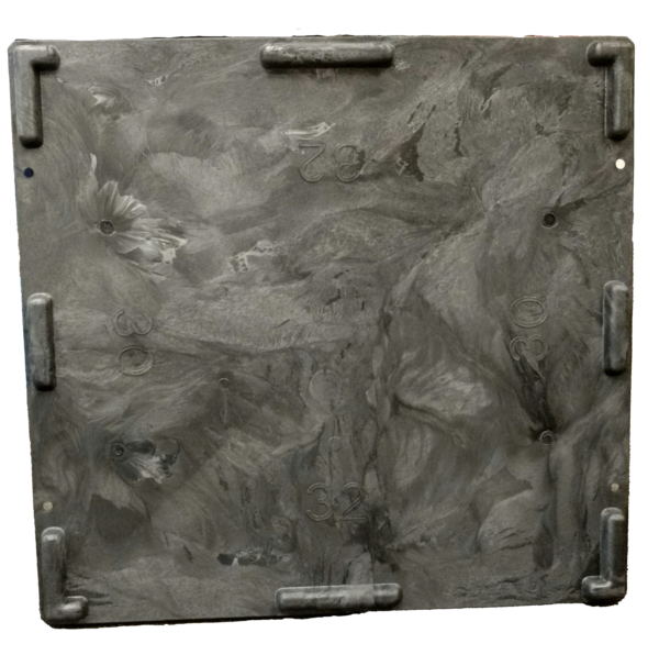 Used Buckhorn 30" x 32" x 6" SF Lid